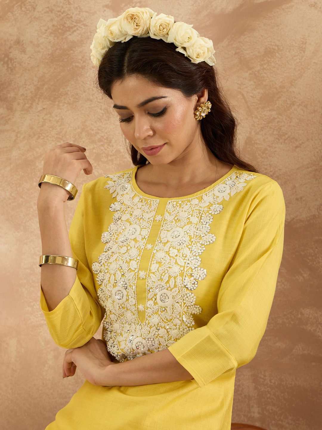 Indyancart IE Women Ethnic Motifs Embroidered Regular Thread Work Kurta with Trousers