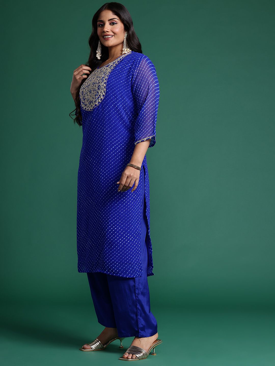 Indyancart IE Plus Size Leheriya Printed Zari Kurta with Trousers & Dupatta