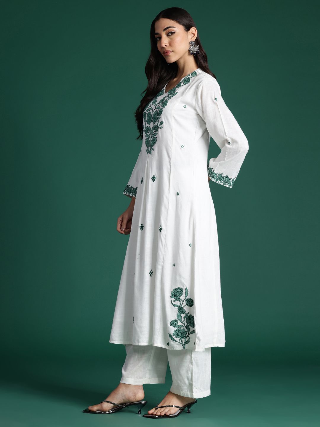 Indyancart IE Floral Embroidered Pleated Thread Work Pure Cotton Kurta Set
