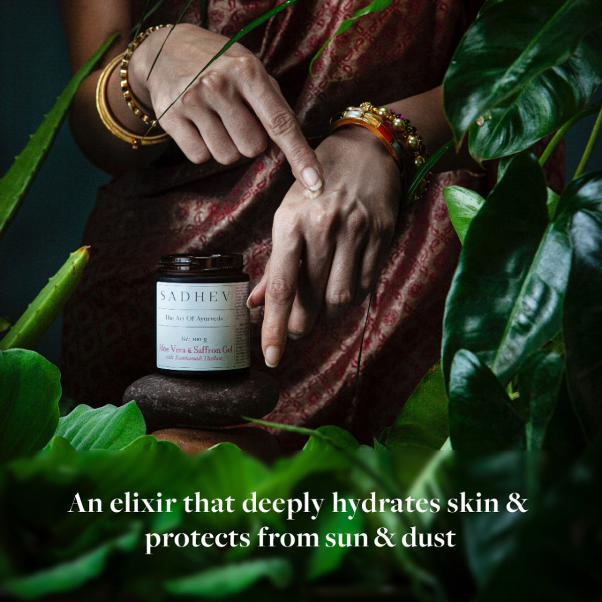 SADHEV Aloe Vera Gel With Saffron And Kumkumadi Thailam