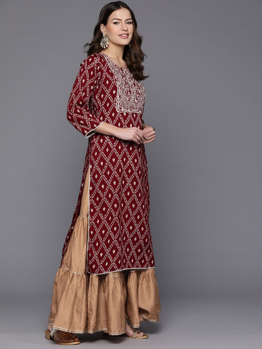 Dhiyona IE Pack Of 2 Floral Embroidered Thread Work Kurta
