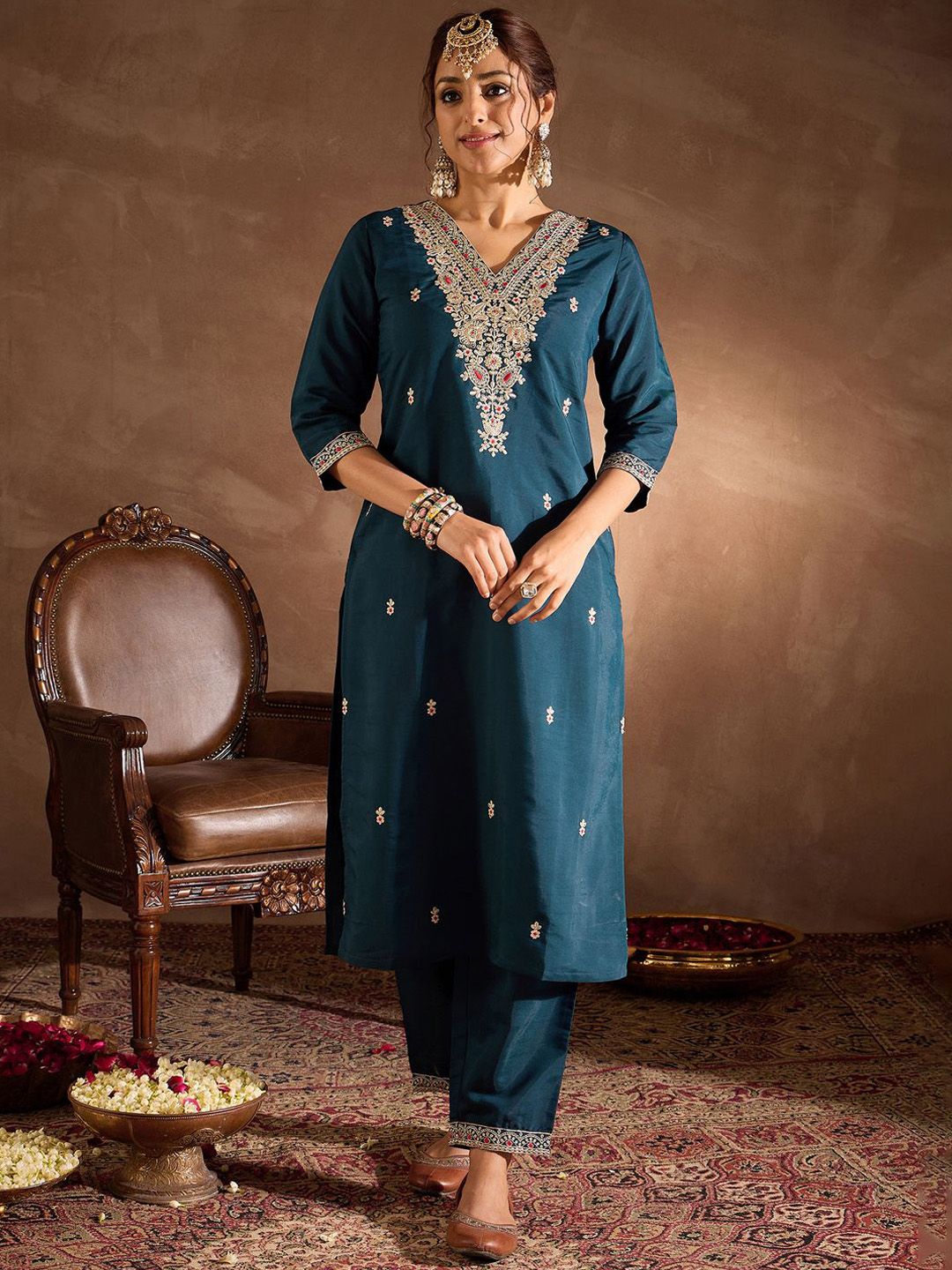 Indyancart IE Women Ethnic Motifs Embroidered Regular Sequinned Chanderi Silk Kurta