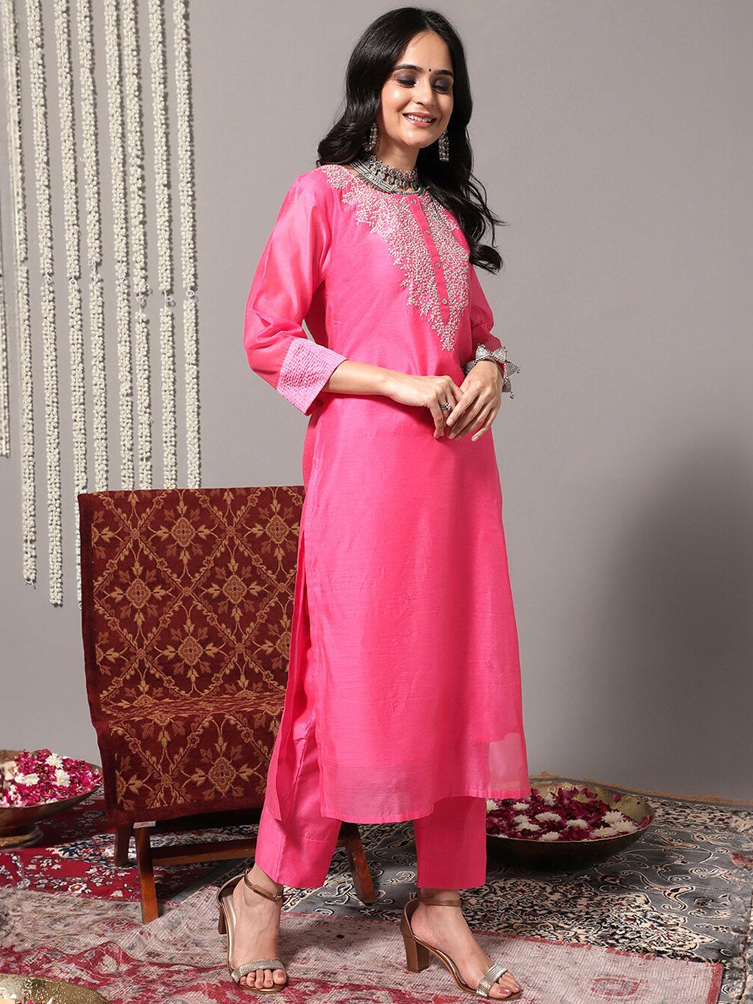 Dhiyona VA Women'sFloral Embroidered Chanderi Silk Straight Kurta With Trousers & Dupatta