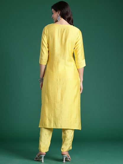 Indyancart IE Ethnic Motifs Embroidered Thread Work Kurta with Trousers