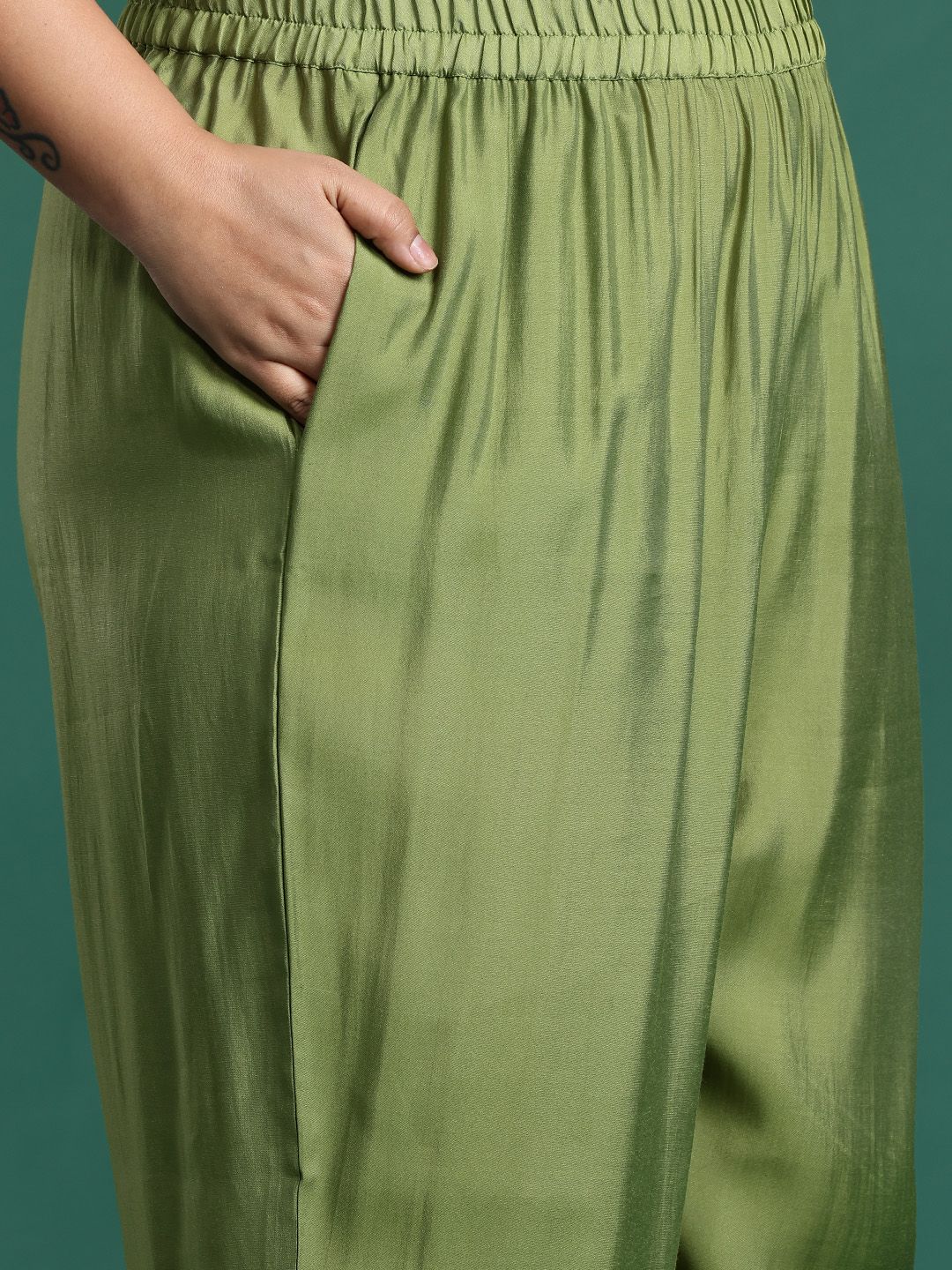 Indyancart Women's Plus Size Floral Embroidered Gotta Patti Kurta with Trousers & With Dupatta