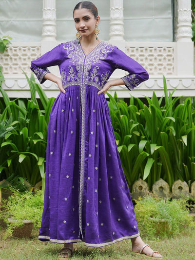 Indyancart IE Women Ethnic Motifs Embroidered Empire Kurta with Trousers