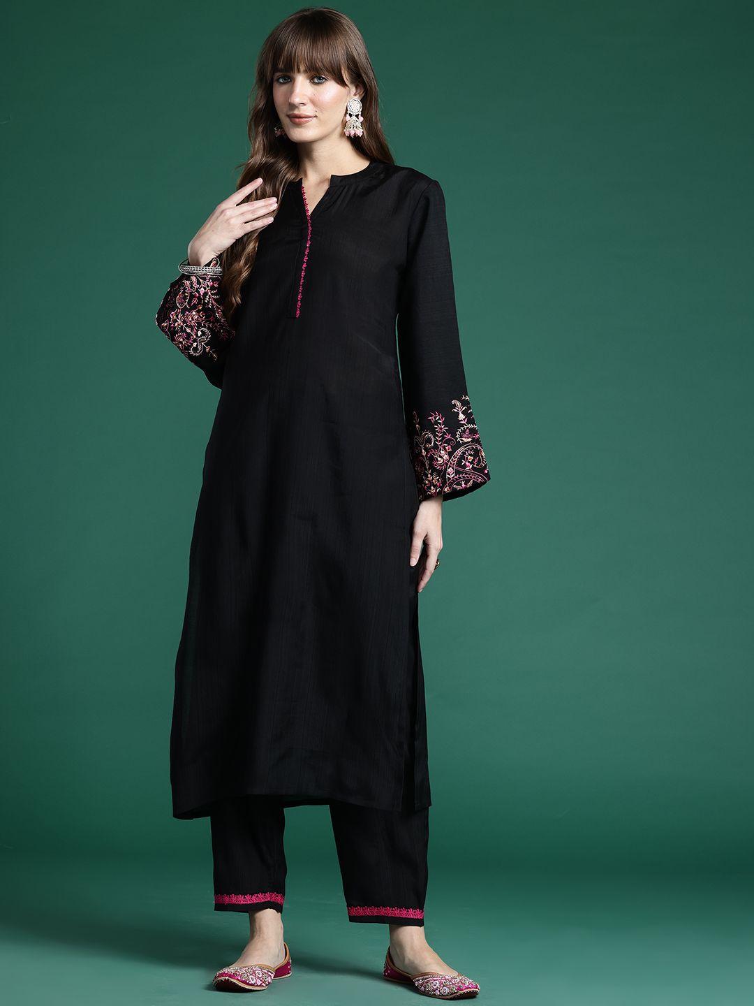 Ethnic Motifs Embroidered Thread Work Kurta with Trousers