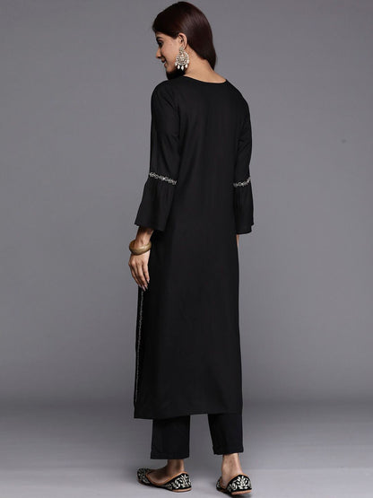 Indyancart IE Round Neck Yoke Design Flared Sleeves Rayon Straight Kurta