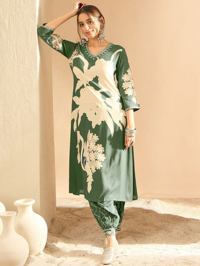 Indyancart IE Floral Printed V-Neck Beads and Stones Screen Technique Kurta With Salwar