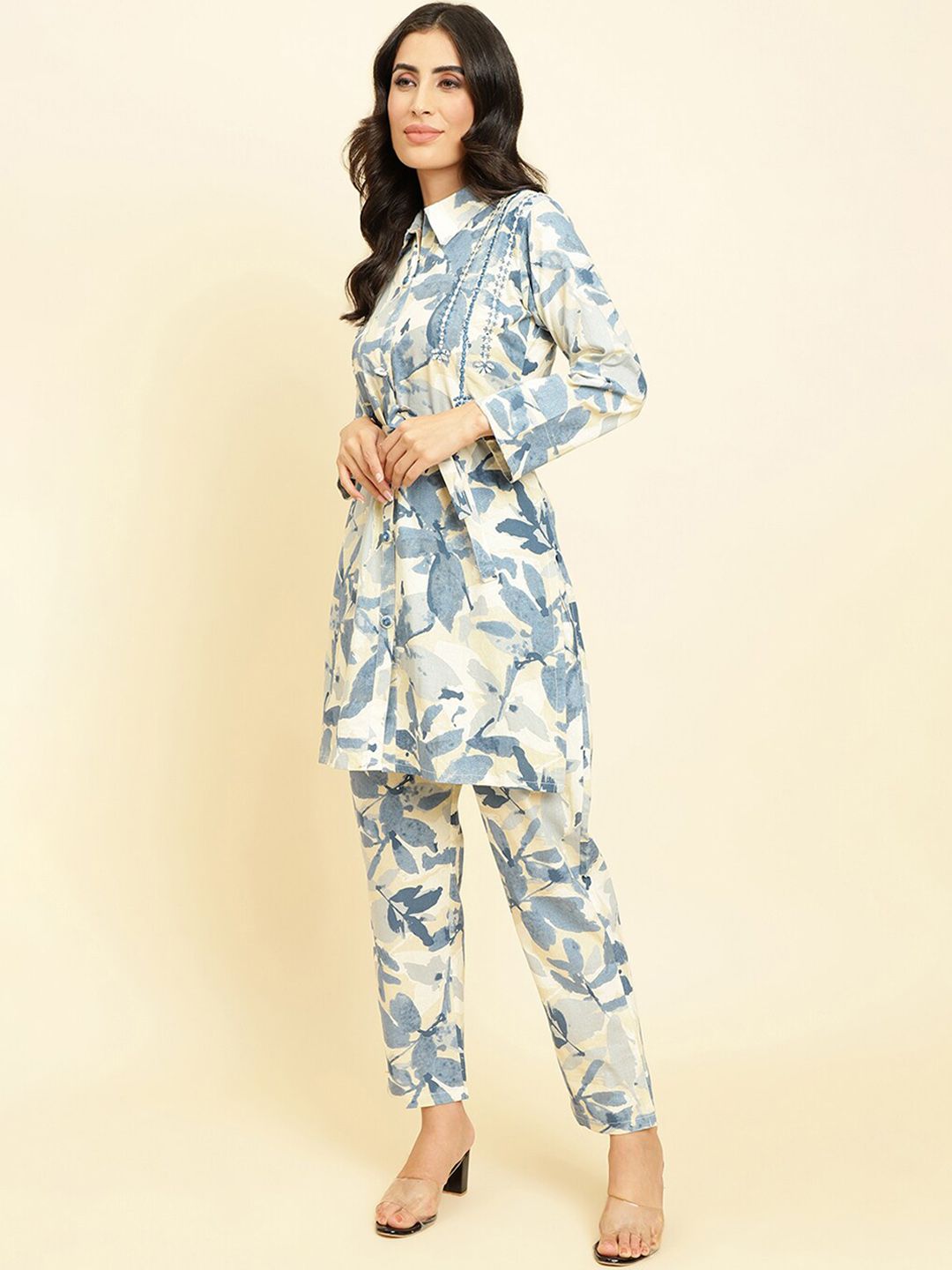 Indyancart VA Women'sFloral Printed Thread Work Shirt Collar Kurta With Trousers