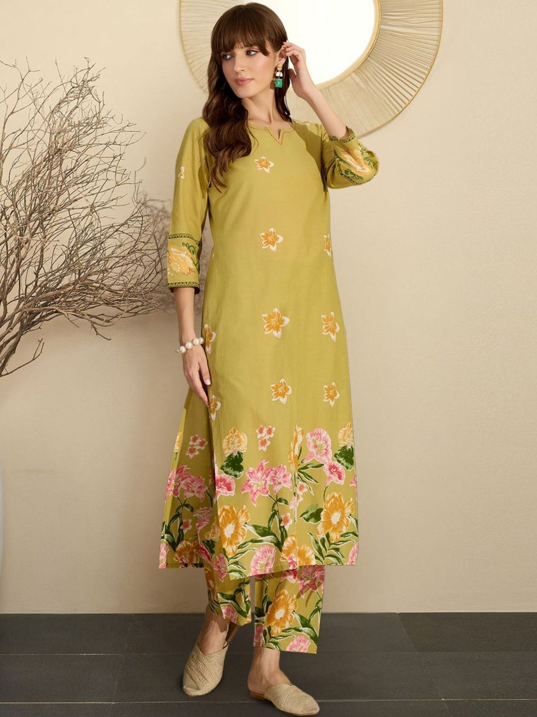 Women Floral Printed Regular Pure Cotton Kurta with Trousers