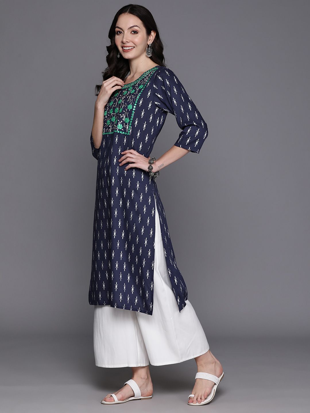 Indyancart IE Ethnic Motifs Embroidered Mirror Work Kurta