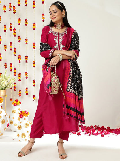 Indyancart VA Women's Ethnic Motifs Yoke Design Zari Work Striaght Kurta & Trousers With Dupatta
