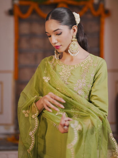 Ethnic Motifs Embroidered Kurta With Trousers & Dupatta