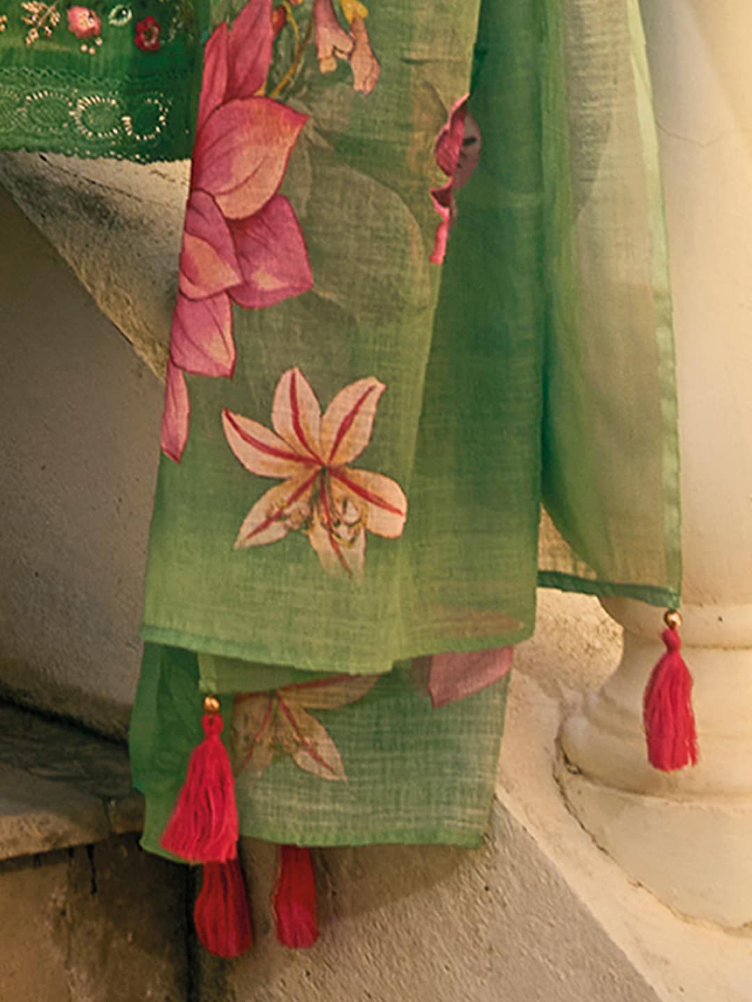 Dhiyona IE Floral Embroidered Thread Work Pure Cotton Kurta with Trousers & Dupatta