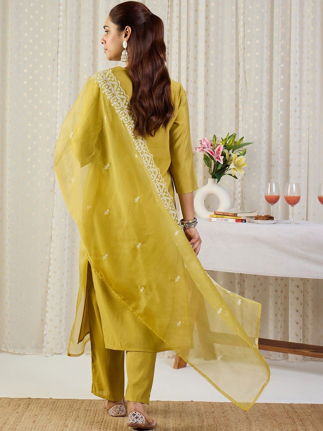 Ethnic Motifs Embroidered Thread Work Straight Kurta With Trousers & Dupatta