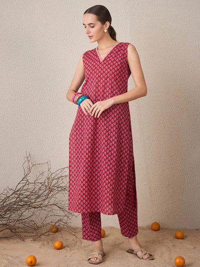 Indyancart IE Floral Printed Pure Cotton Sleeveless V-Neck Straight Kurta With Trousers