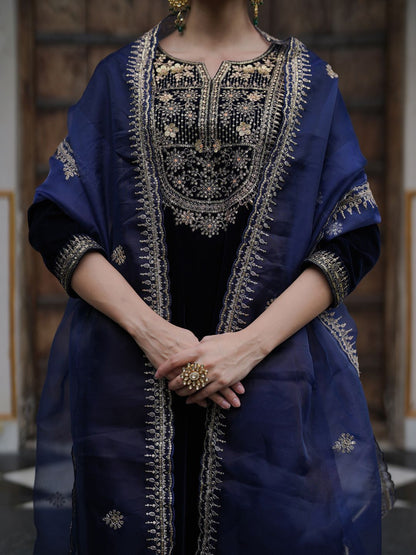 Indyancart IE Ethnic Motifs Embroidered Thread Work Velvet Kurta With Trousers & Dupatta