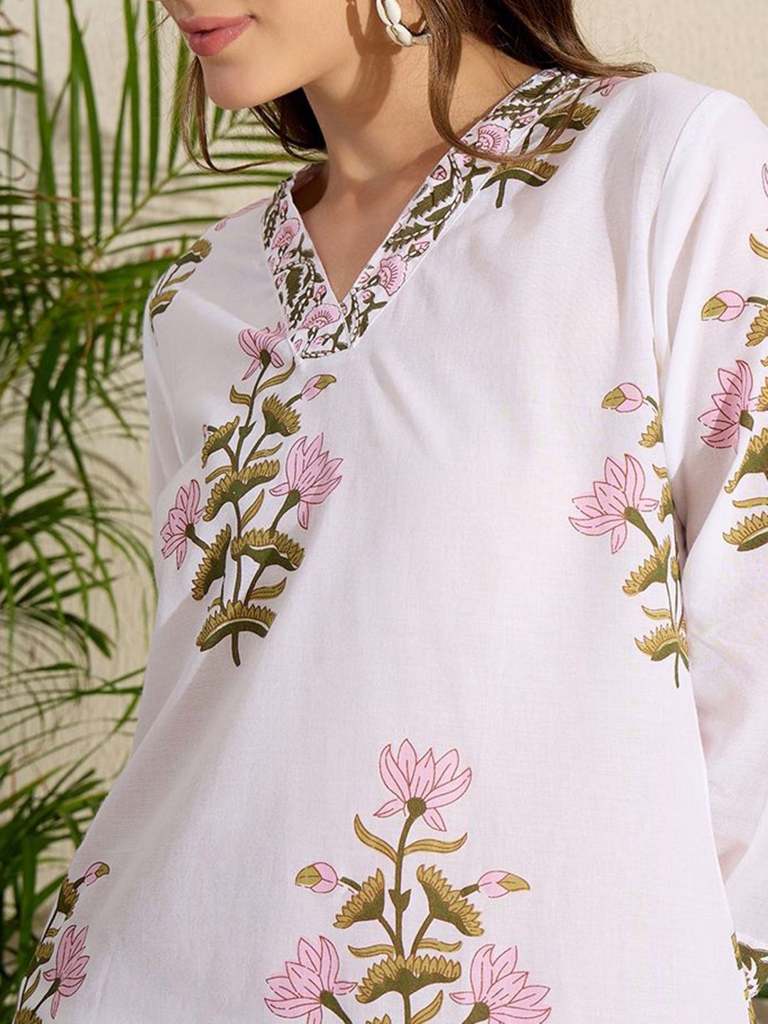 Women Floral Printed Pure Cotton A-Line Kurta with Trousers