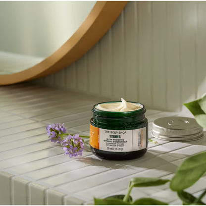 The Body Shop Vitamin C Glow Boosting Moisturizer Boosts Radiance & Hydrates Dull Skin All Skin
