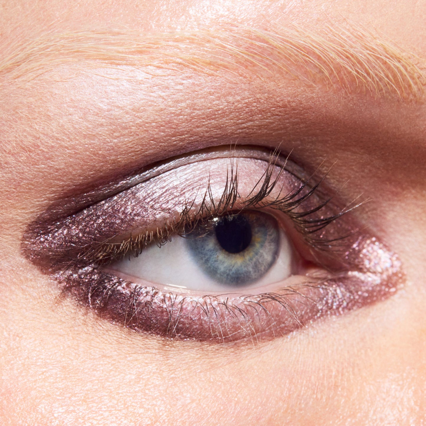 M.A.C Dazzleshadow Eyeshadow Stick - Taupe It Off