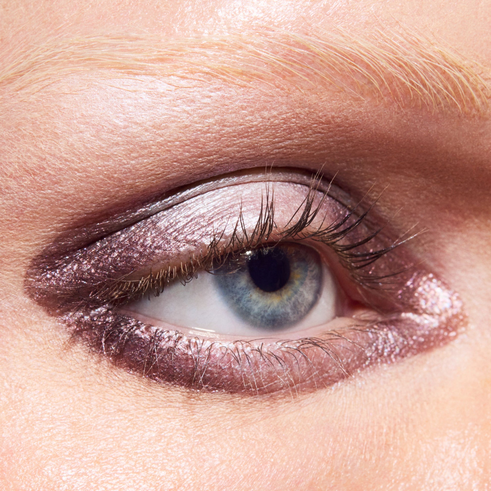 M.A.C Dazzleshadow Eyeshadow Stick - Taupe It Off