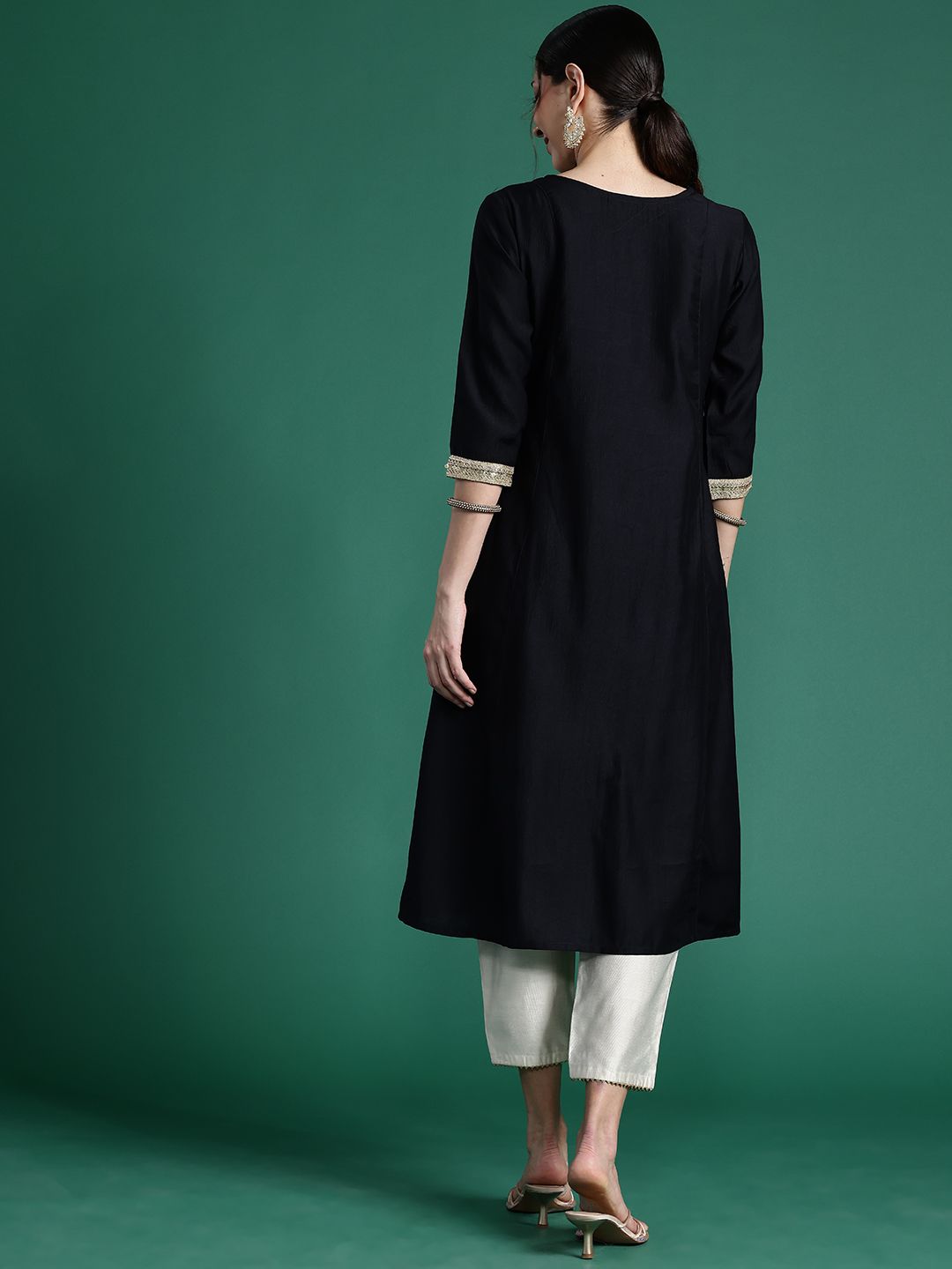 Indyancart IE Women Solid Liva A-Line Kurta