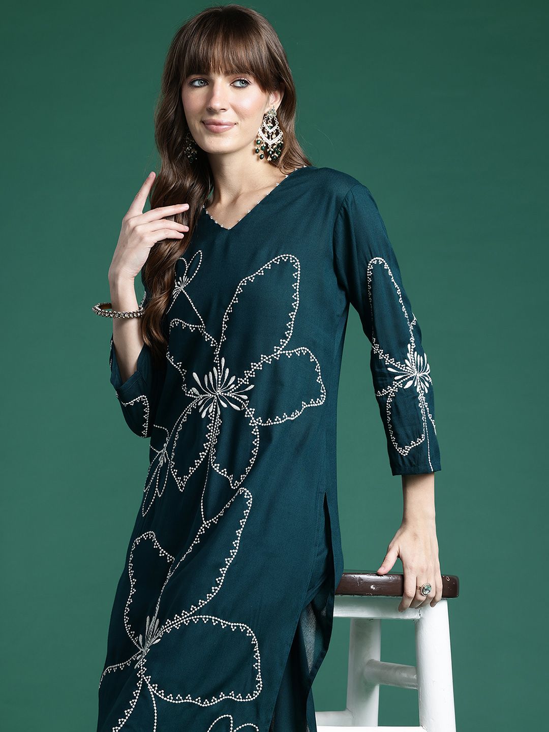 Indyancart IE Floral Embroidered Regular Thread Work Kurta with Palazzos