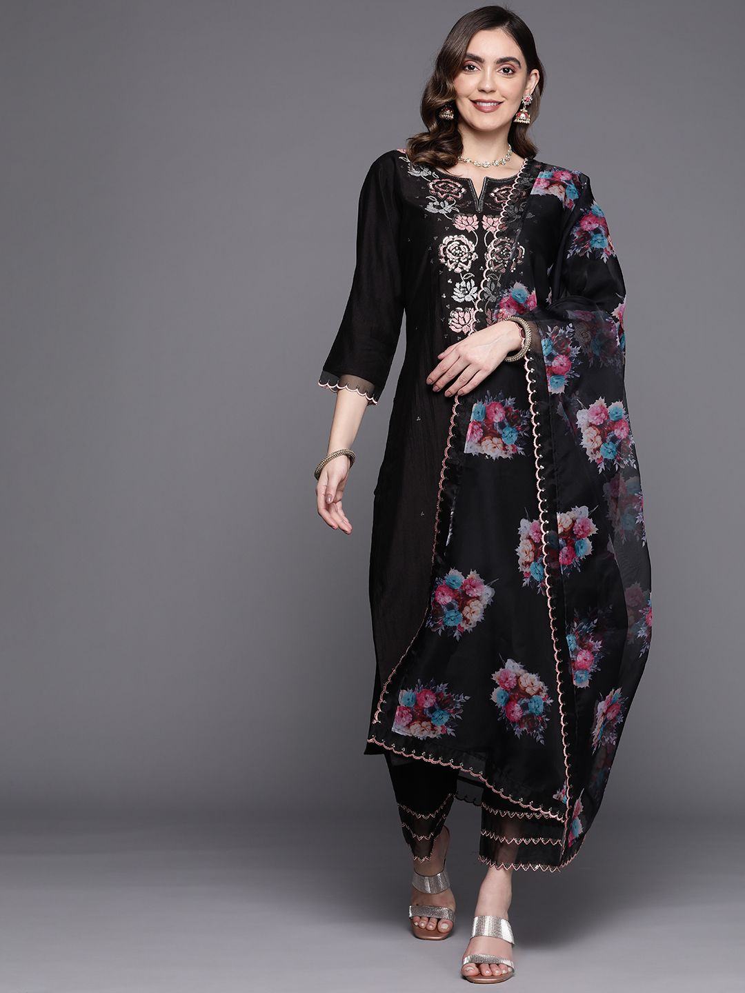 Floral Embroidered Thread Work Liva Kurta with Trousers & With Dupatta