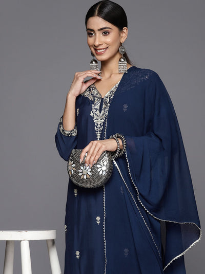 Indyancart VA Women'sFloral Embroidered Regular Thread Work Kurta With Trousers & With Dupatta