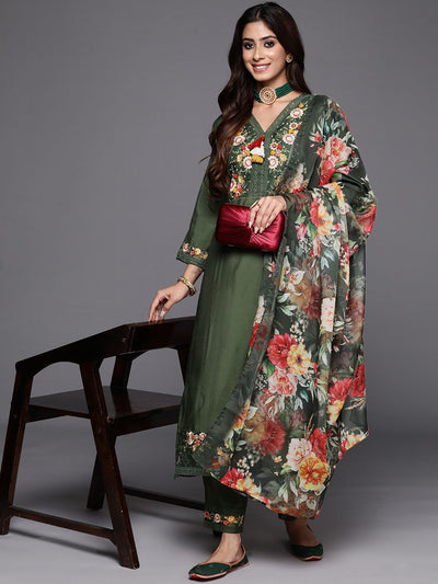 Indyancart IE Women Floral Embroidered Regular Thread Work Kurta With Trousers & Dupatta