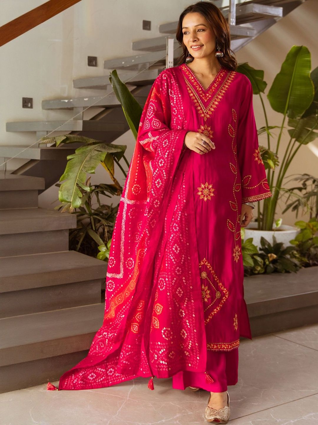 Women Ethnic Motifs Embroidered Regular Thread Work Kurta with Trousers & Dupatta