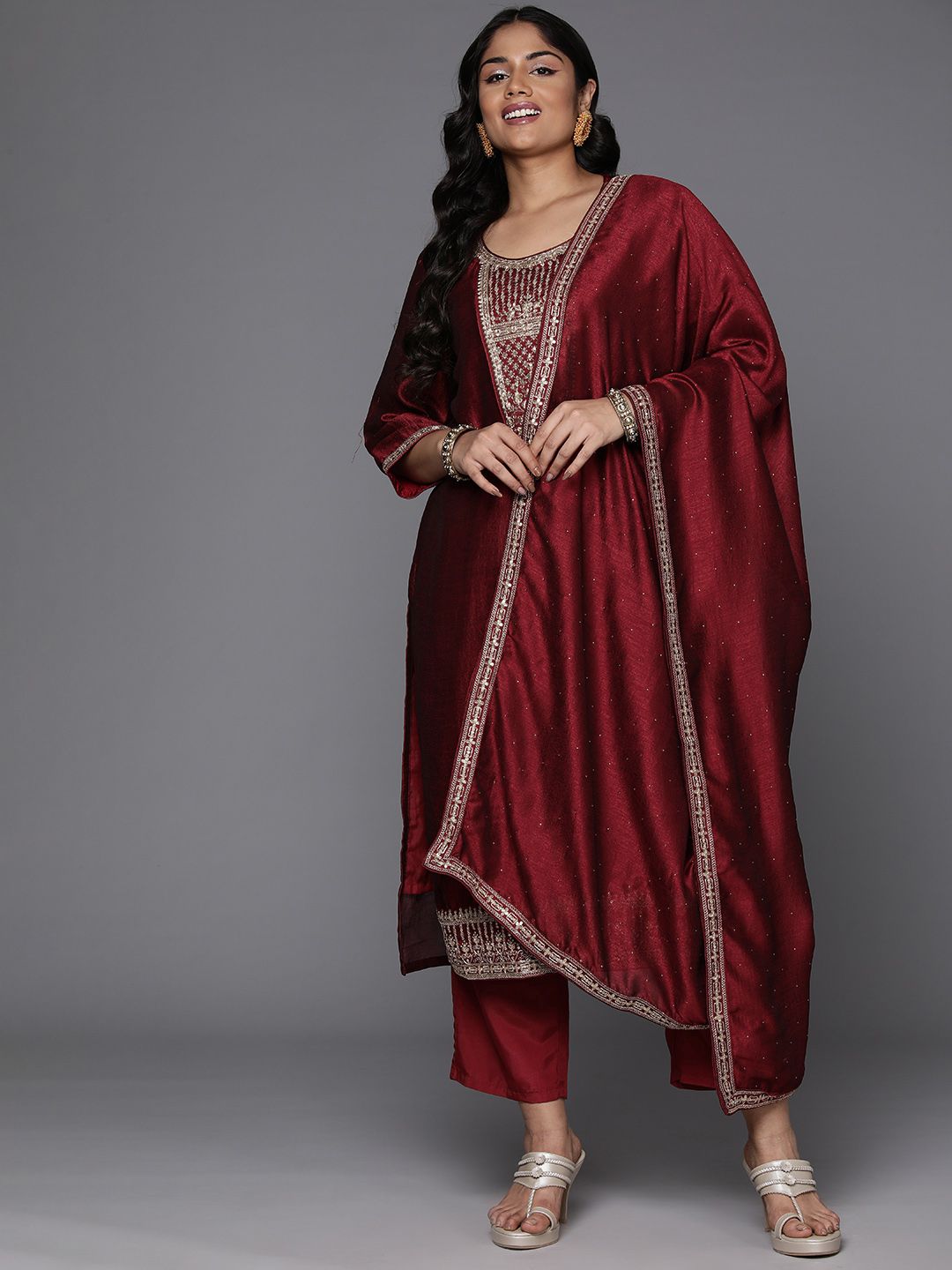 Dhiyona IE Women Floral Embroidered Regular Sequinned Kurta with Trousers & With Dupatta