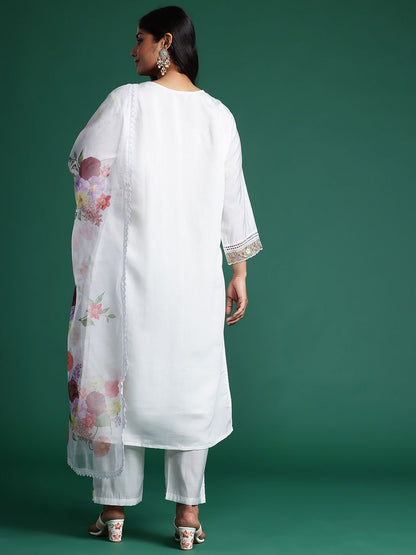 Indyancart Women's Plus Size Floral Embroidered Beads & Stones Kurta with Trousers & With Dupatta