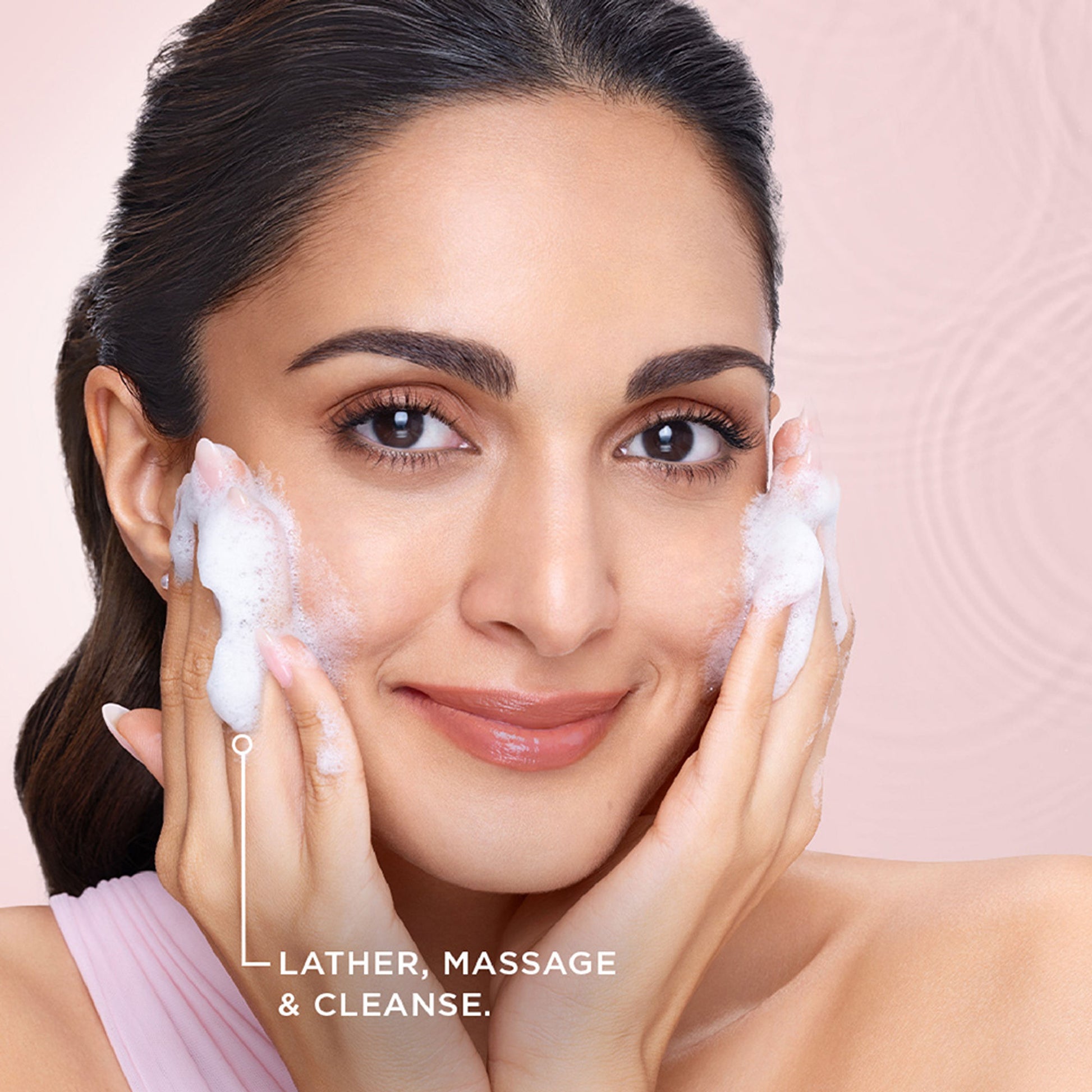 Ponds Bright Beauty Facewash with Niacinamide, For Glass Skin-like Shine