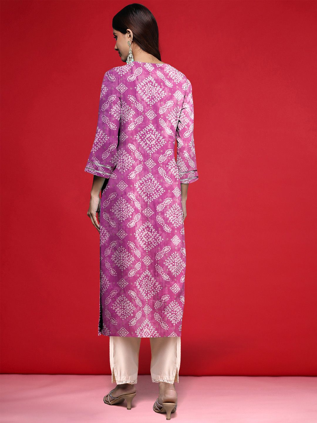 Dhiyona IE Bandhani Printed Round Neck Long Sleeves Straight Cotton Kurta