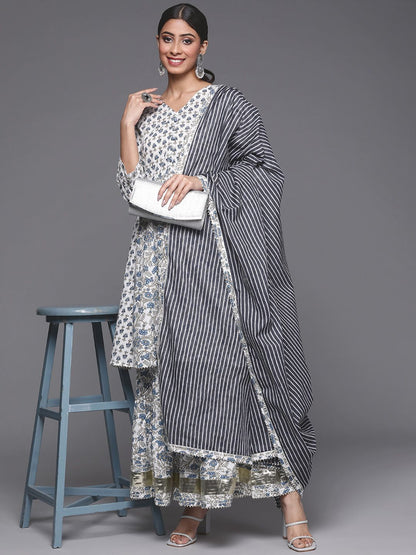 Indyancart VA Women's White Ethnic Motifs Printed Pure Cotton Kurta with Trousers & With Dupatta