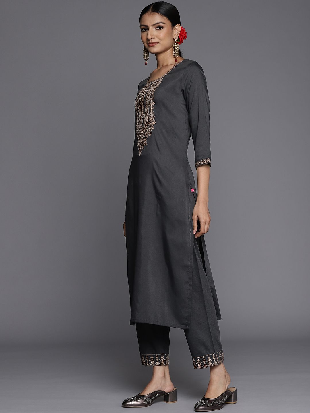 Indyancart VA Women's Grey Ethnic Motifs Yoke Design Kurta with Trousers & With Dupatta