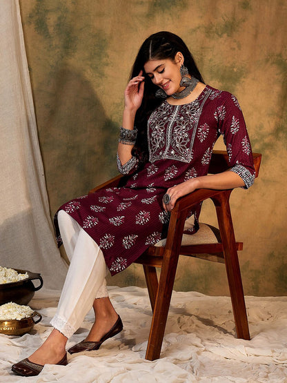 Dhiyona IE Burgundy Ethnic Motifs Printed Round Neck Mirror Work Straight Kurta