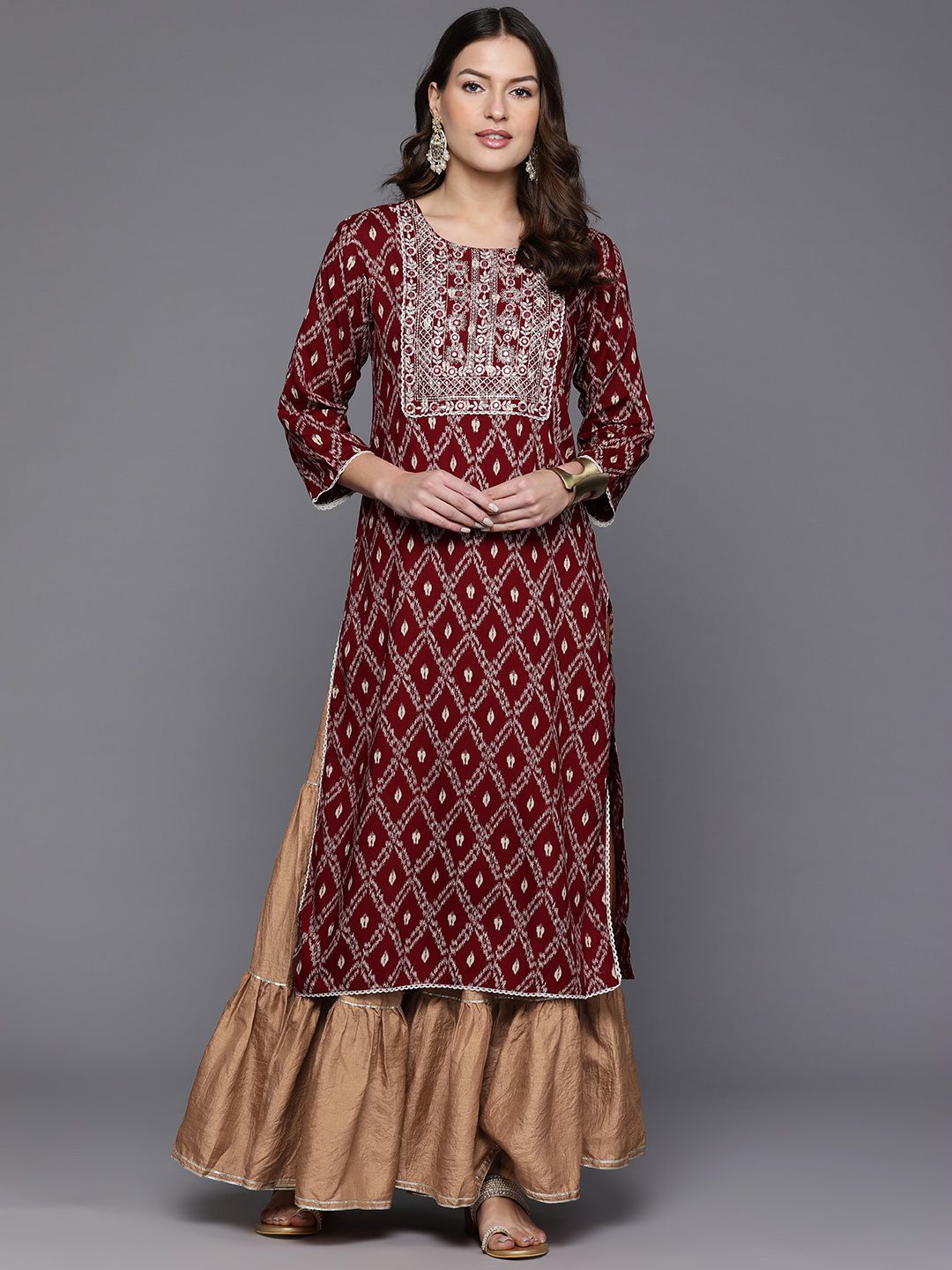 Dhiyona IE Pack Of 2 Floral Embroidered Thread Work Kurta