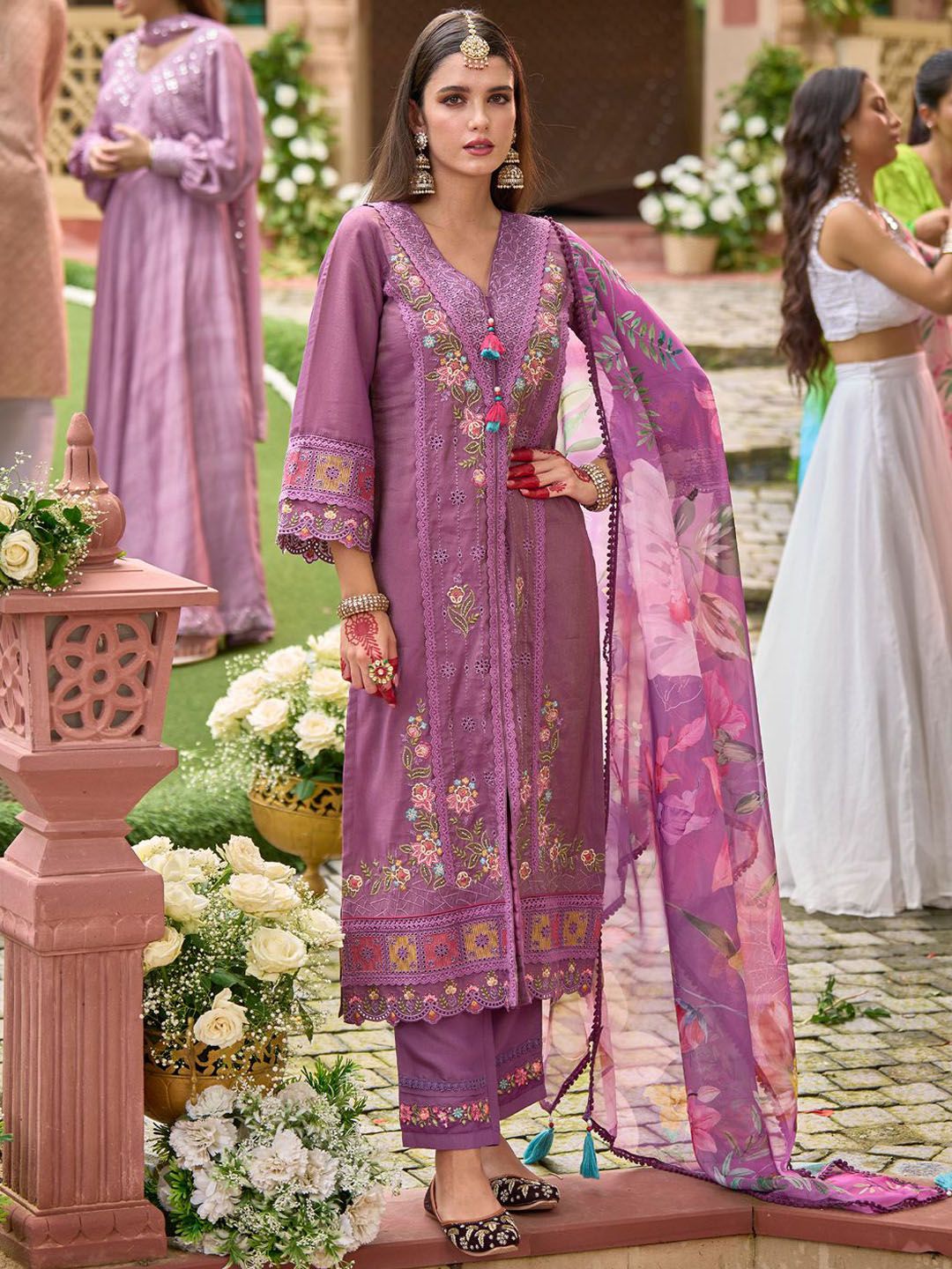 Women Floral Embroidered Panelled Thread Work Kurta with Trousers & With Dupatta