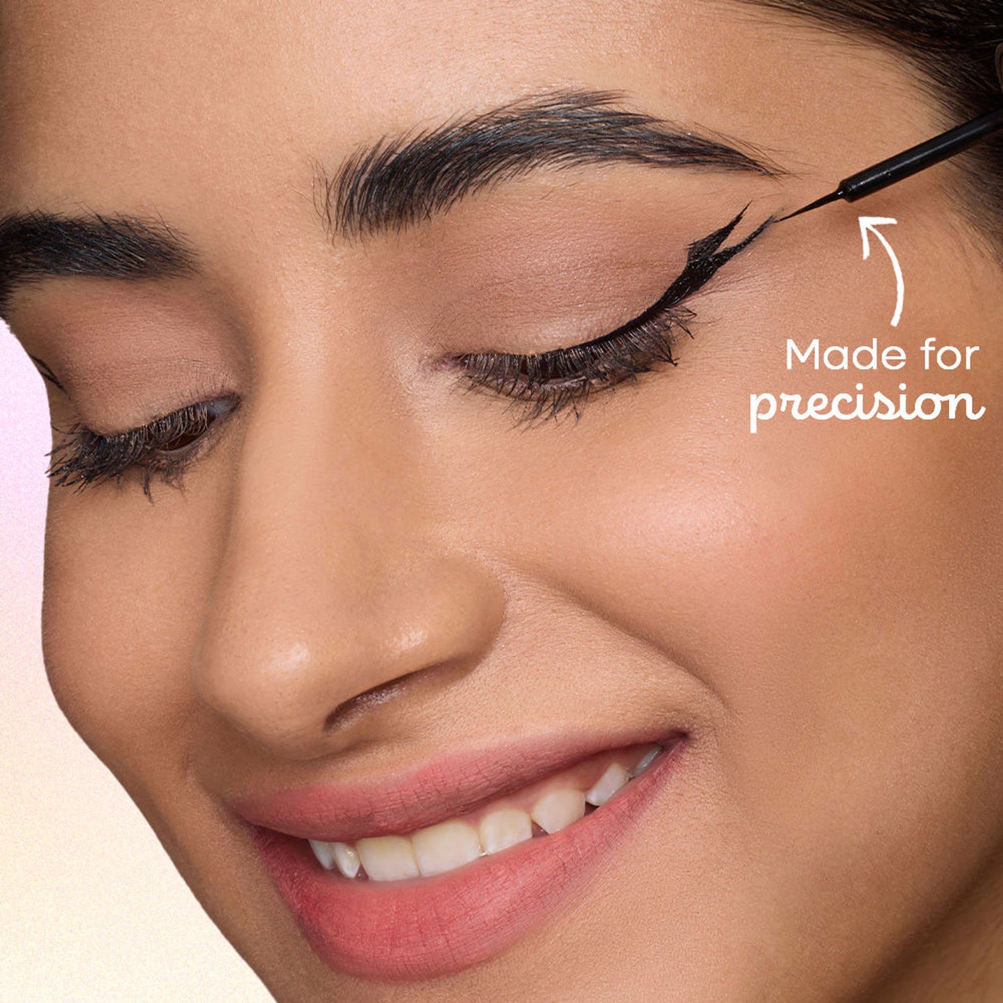 Nykaa Black Magic Liquid Eyeliner - Super Black 01
