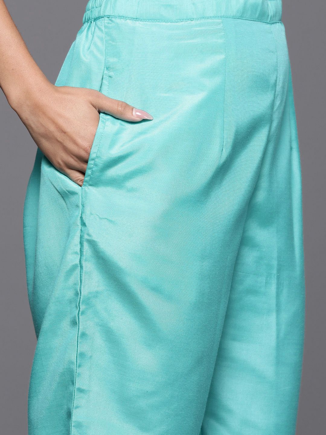 Indyancart IE Ethnic Motifs Embroidered Sequinned Kurta with Trousers & Dupatta
