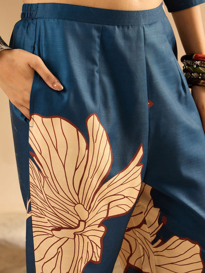 Dhiyona IE Women Floral Printed Straight Kurta with Trousers