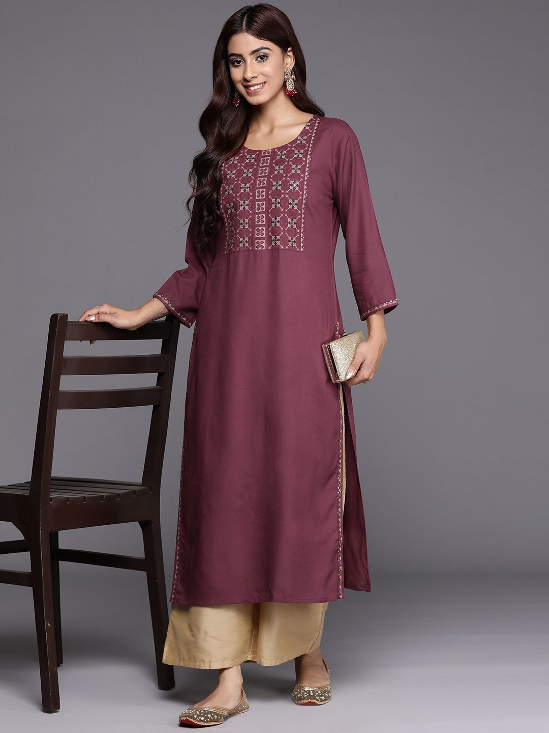 Indyancart IE Women Embroidered Thread Work Kurta