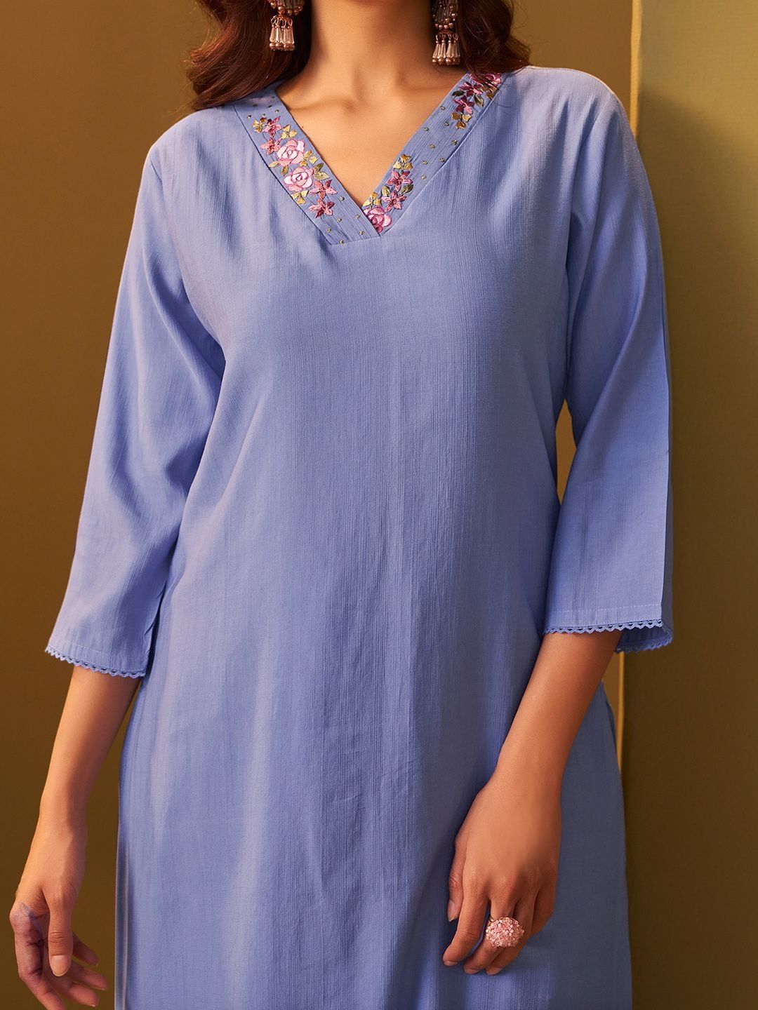 Women Floral Solid Kurta with Trousers & Dupatta