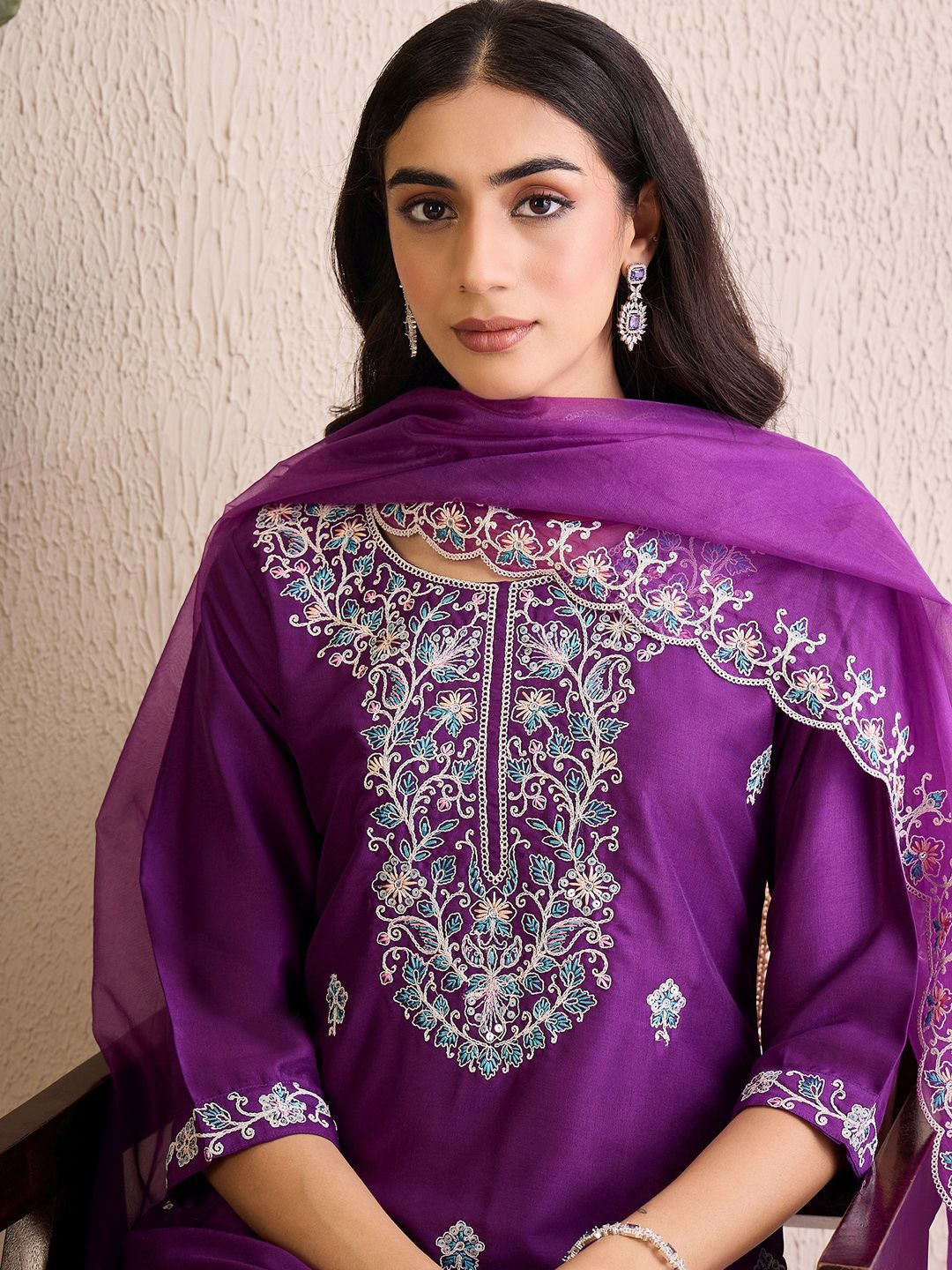 Indyancart IE Women Floral Embroidered Regular Thread Work Kurta with Trousers & With Dupatta
