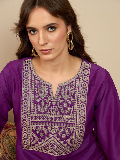 Indyancart IE Ethnic Motifs Embroidered Notched Neck Thread Work Liva Straight Kurta