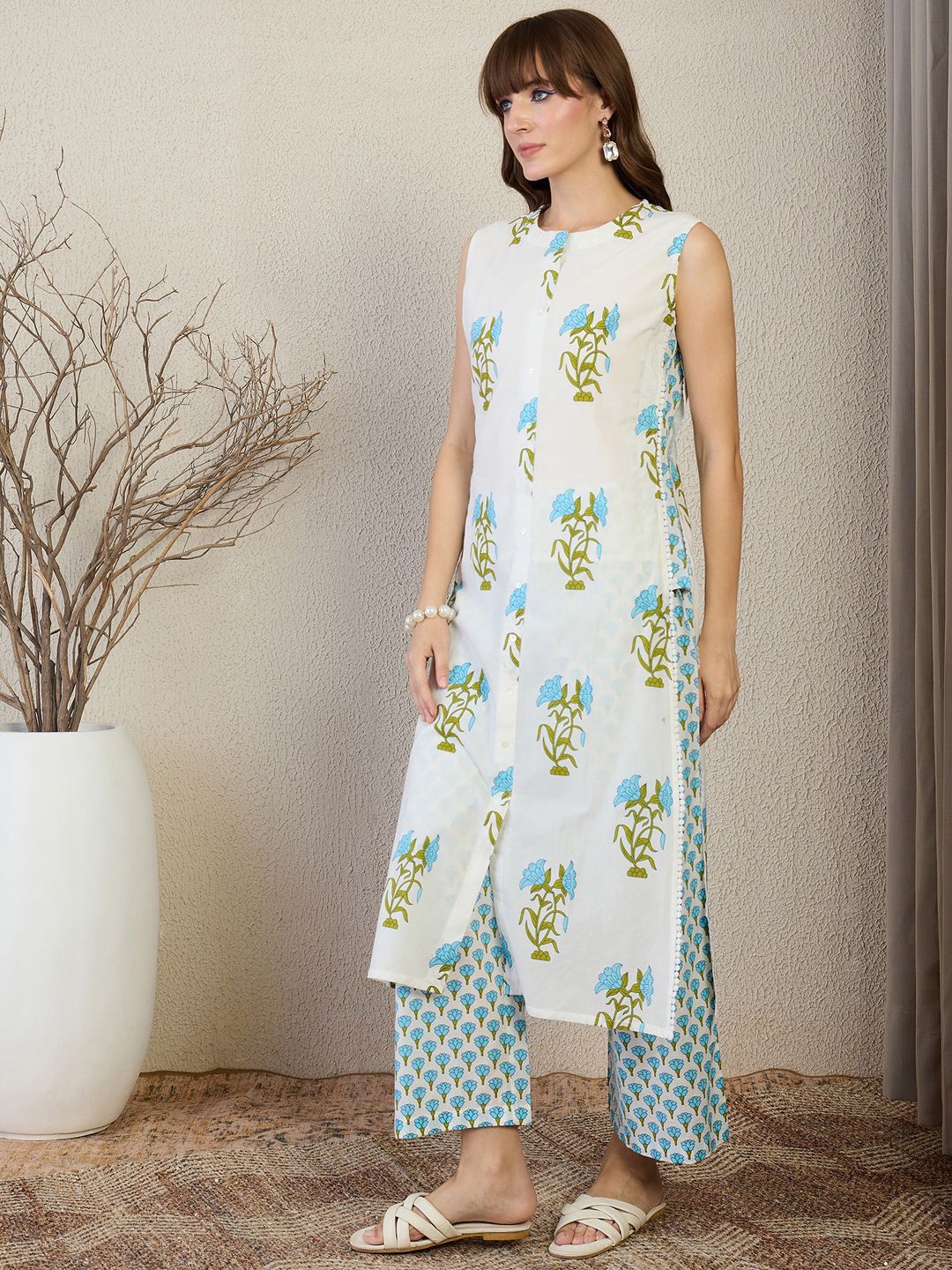 Dhiyona IE Floral Printed Pure Cotton Mandarin Collar Neck Top With Palazzos Co-Ords