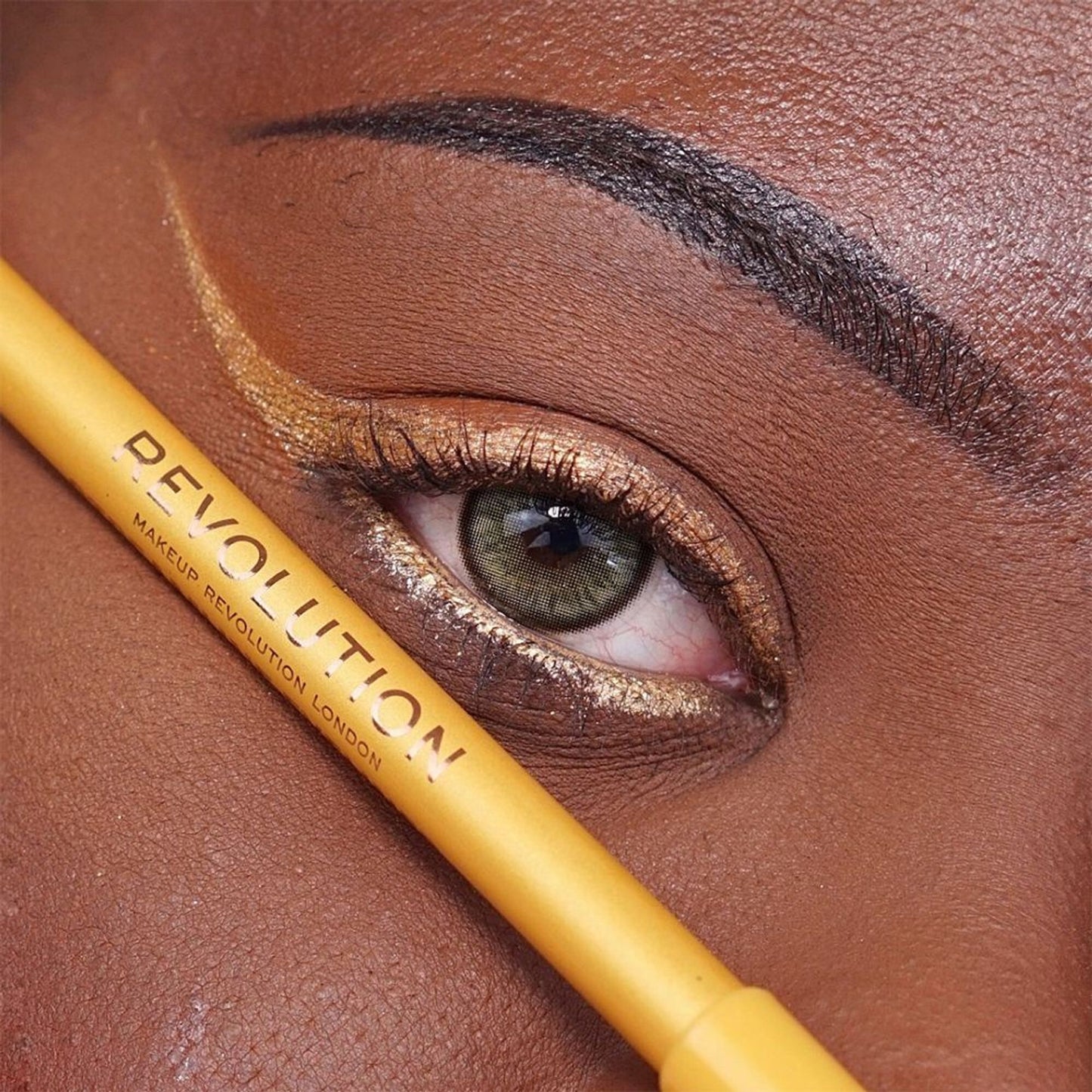 Makeup Revolution Streamline Waterline Eyeliner Pencil-Ultra Creamy Smudge Proof Smokey Looks - Gold